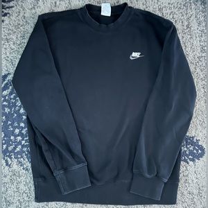 Men’s black Nike crew neck